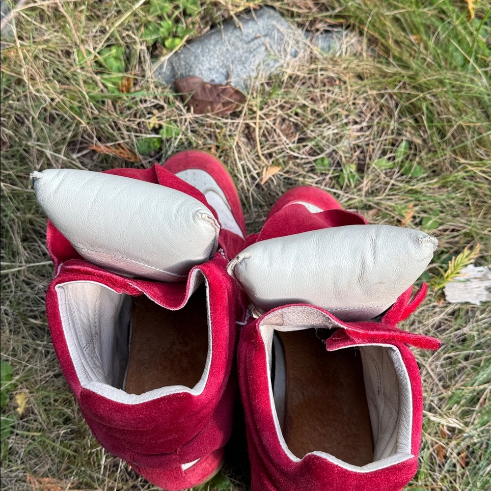 Isabel Marant Beckett
Red and Cream High-Top Sneakers size 10 - Picture 5 of 5
